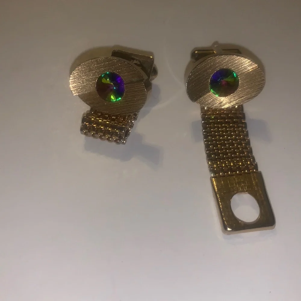 Vintage mesh gold tone with jewl cufflinks